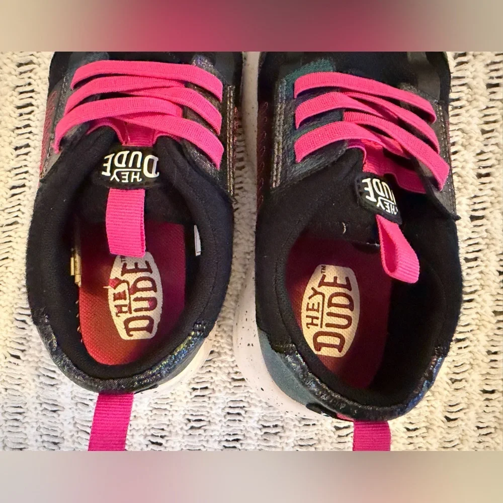 HEY DUDE Gently Used Sirocco Play Pink Black Shimmer Sneaker Shoes Kids Size 1
